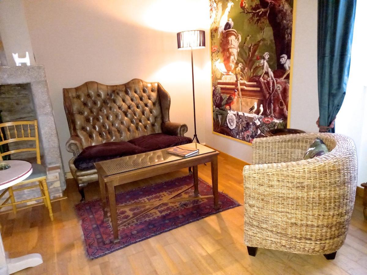 Le Petit Manoir Bed & Breakfast Isigny-le-Buat Bagian luar foto