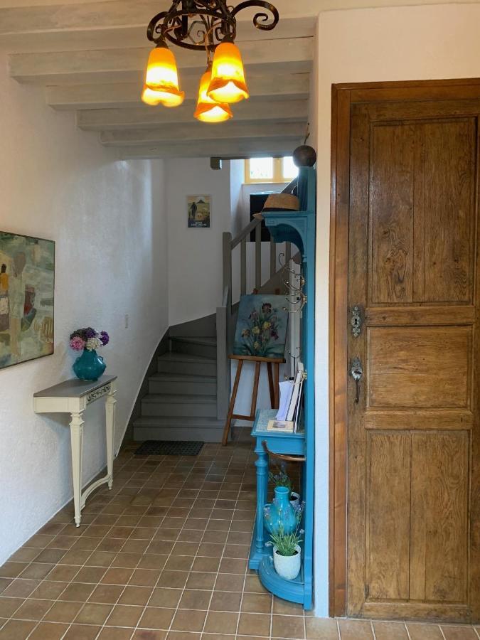 Le Petit Manoir Bed & Breakfast Isigny-le-Buat Bagian luar foto